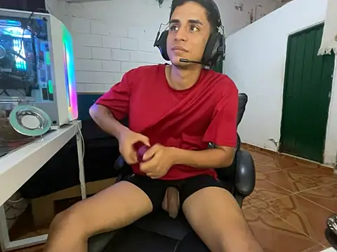 Max TheHorseDick online show from April 5, 2026, 5:52 pm