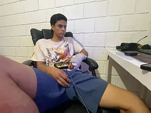 Snapshot of Max_TheHorseDick chatting on February 24, 2026, 5:47 pm Max TheHorseDick online show from February 24, 2026, 5:47 pm