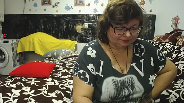 SweetMommaX online show from February 15, 2026, 7:02 pm