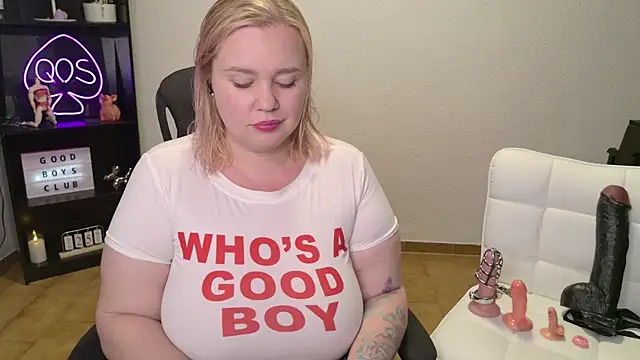 MargotGrey online show from May 25, 2026, 6:39 pm
