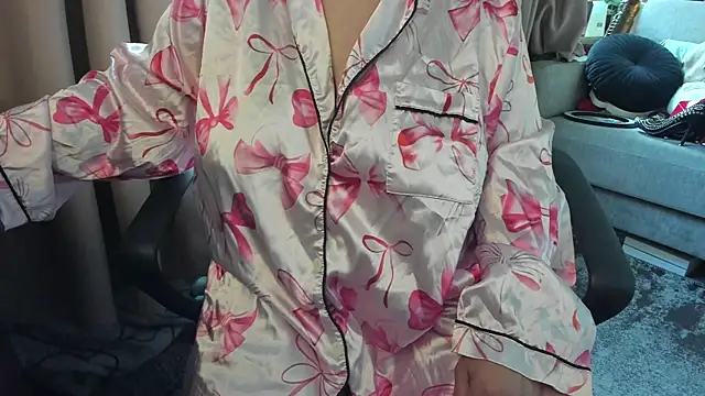 Anita-boobs online show from May 29, 2026, 1:06 pm