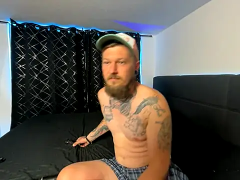 Snapshot of BonnyundClyde19 chatting on October 5, 2025, 2:30 pm BonnyundClyde19 online show from October 5, 2025, 2:30 pm