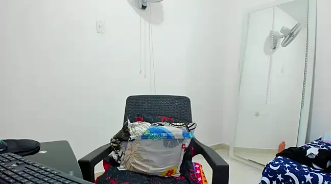 Snapshot of HUGEBOOBS_MILF chatting on December 28, 2024, 5:02 am HUGEBOOBS MILF online show from December 28, 2024, 5:02 am