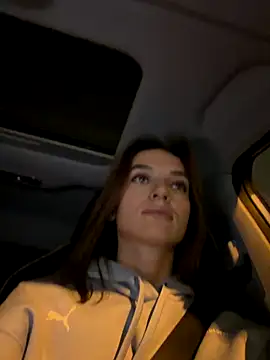 Snapshot of -AngelAri- chatting on November 25, 2025, 6:08 pm -AngelAri- online show from November 25, 2025, 6:08 pm