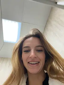 Snapshot of -AngelAri- chatting on October 29, 2025, 6:07 pm -AngelAri- online show from October 29, 2025, 6:07 pm