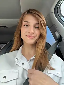 -AngelAri- online show from April 5, 2026, 9:16 am