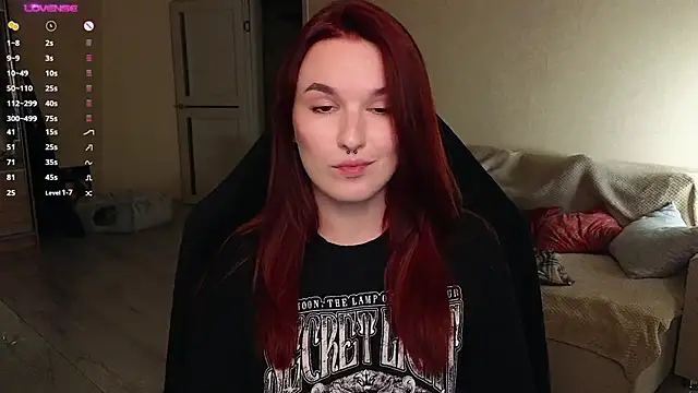 Snapshot of Val_lava chatting on September 19, 2025, 8:24 pm Val lava online show from September 19, 2025, 8:24 pm