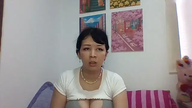 Snapshot of Haru_Queenn chatting on September 10, 2025, 9:03 pm Haru Queenn online show from September 10, 2025, 9:03 pm