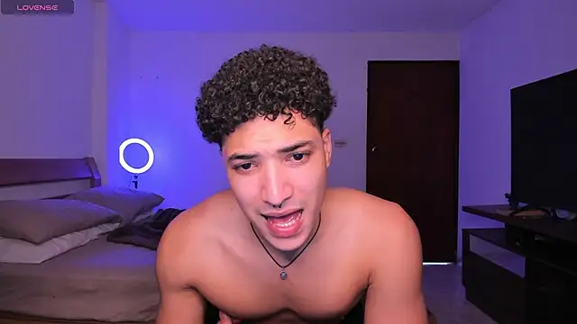 MitchellXD online show from December 6, 2024, 1:49 pm