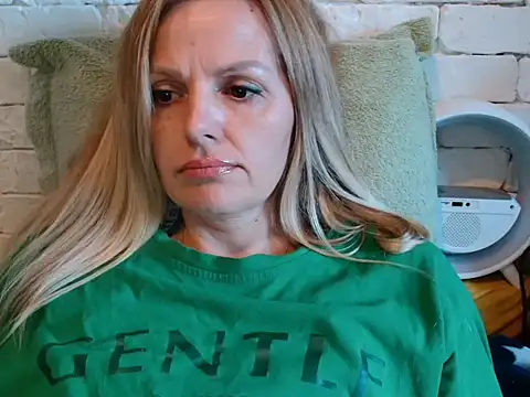 Snapshot of Angel_girllovemy chatting on November 2, 2025, 10:09 am Angel girllovemy online show from November 2, 2025, 10:09 am