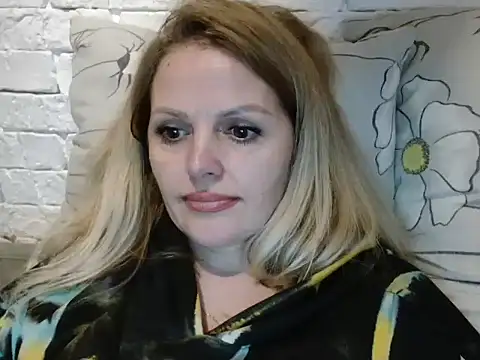 Snapshot of Angel_girllovemy chatting on December 2, 2025, 9:00 am Angel girllovemy online show from December 2, 2025, 9:00 am