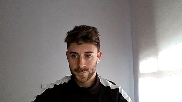 Snapshot of vargas90 chatting on November 18, 2025, 11:13 am vargas90 online show from November 18, 2025, 11:13 am