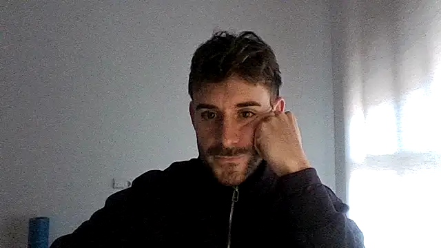 Snapshot of vargas90 chatting on December 4, 2025, 11:42 am vargas90 online show from December 4, 2025, 11:42 am