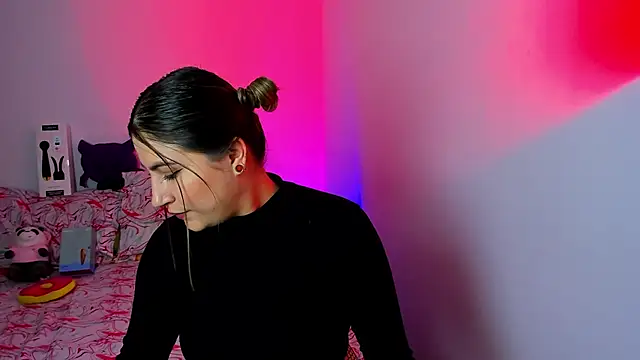 amelie collins online show from March 6, 2025, 7:54 pm