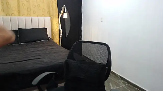 Snapshot of Elio-cam chatting on February 11, 2025, 8:48 am Elio-cam online show from February 11, 2025, 8:48 am