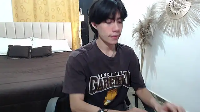 Elio-cam online show from November 9, 2025, 8:18 am