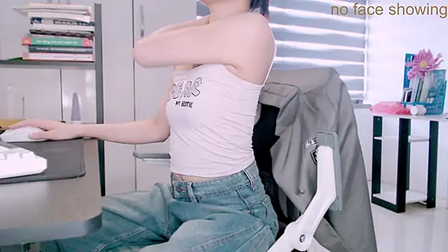 Shyn   online show from November 27, 2025, 6:36 am