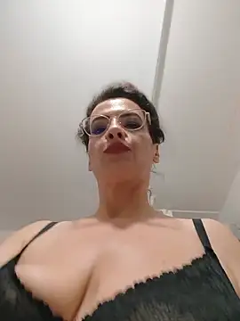 Snapshot of RebeccaNoble chatting on June 25, 2026, 7:41 pm RebeccaNoble online show from June 25, 2026, 7:41 pm