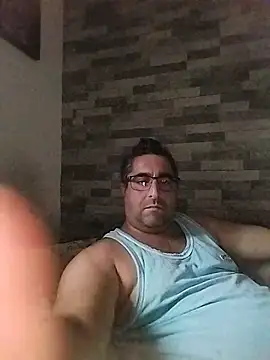 ADRIAN ADI40 online show from May 17, 2026, 4:12 am