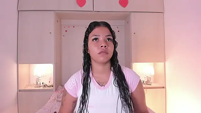 SophiaaStone online show from May 15, 2026, 12:14 pm