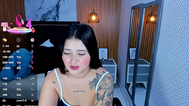 BIANCAROY1 online show from November 13, 2025, 6:45 pm