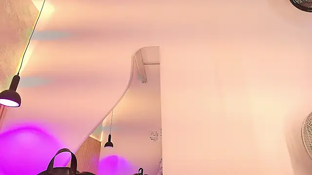 Snapshot of indi_catalina chatting on September 27, 2025, 12:44 pm indi catalina online show from September 27, 2025, 12:44 pm