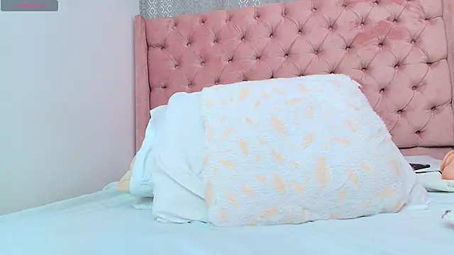 Snapshot of indi_catalina chatting on March 16, 2025, 4:56 pm indi catalina online show from March 16, 2025, 4:56 pm