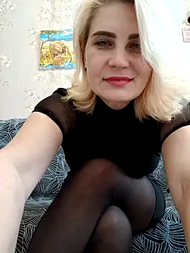 JennyOMay online show from February 9, 2026, 4:21 am