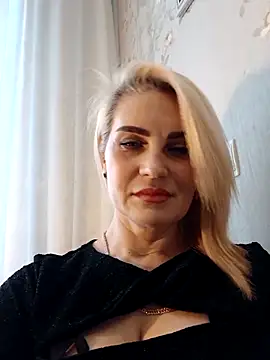 JennyOMay online show from December 22, 2025, 4:01 am