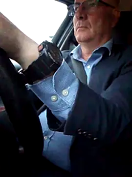 cutpiercedcock online show from March 11, 2026, 8:14 pm