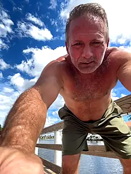 Snapshot of Bronco9602 chatting on September 27, 2025, 4:13 pm Bronco9602 online show from September 27, 2025, 4:13 pm