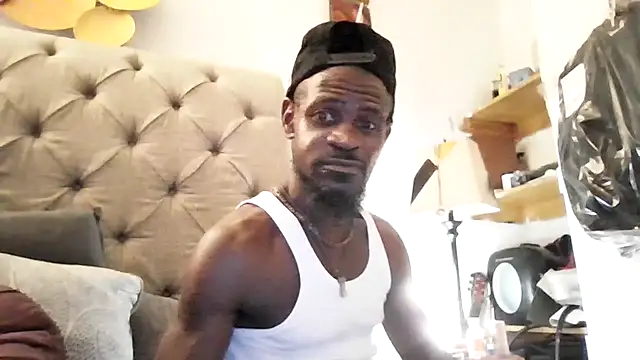 Maculine Stayr online show from October 8, 2025, 6:04 am