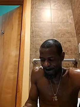 Maculine Stayr online show from March 19, 2025, 7:17 pm