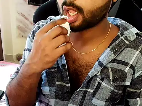 SHENOY3 online show from October 9, 2025, 4:35 am