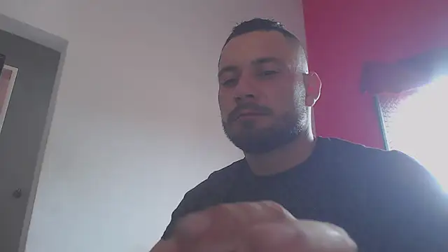 Snapshot of body_x29 chatting on March 4, 2025, 7:01 pm body x29 online show from March 4, 2025, 7:01 pm