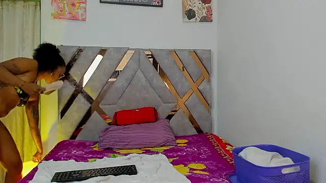 Snapshot of kelly_thomson chatting on January 11, 2026, 10:05 pm kelly thomson online show from January 11, 2026, 10:05 pm