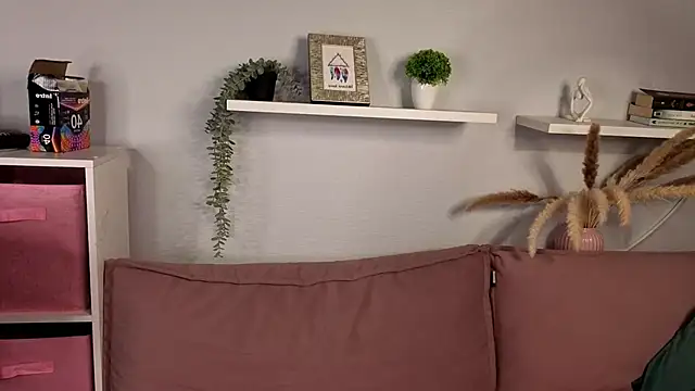 Tori cat online show from May 24, 2026, 9:15 pm