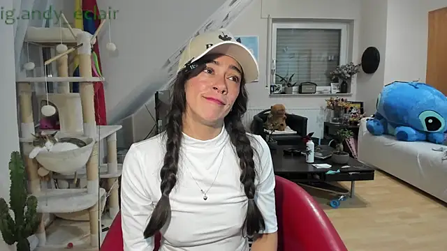 Snapshot of tinny_williams chatting on September 26, 2025, 4:52 am tinny williams online show from September 26, 2025, 4:52 am