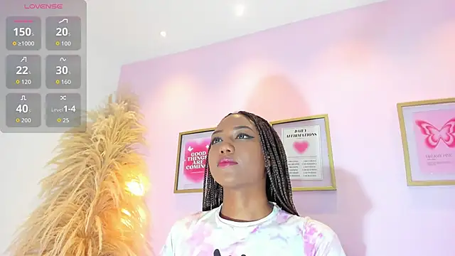 Snapshot of EmmySweett chatting on December 14, 2025, 8:14 pm EmmySweett online show from December 14, 2025, 8:14 pm