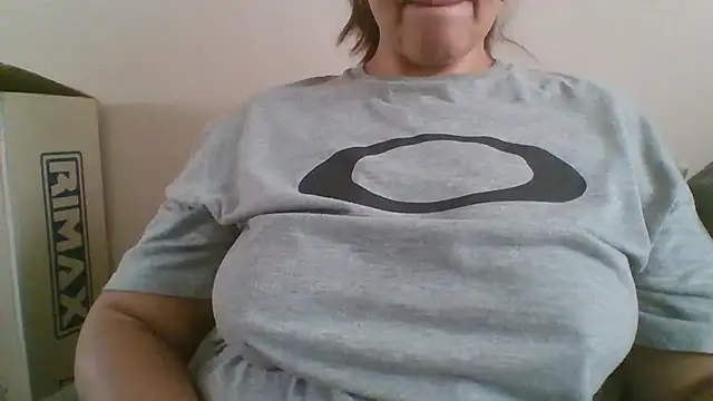 Snapshot of Sara_Brandon chatting on February 6, 2026, 3:30 pm Sara Brandon online show from February 6, 2026, 3:30 pm