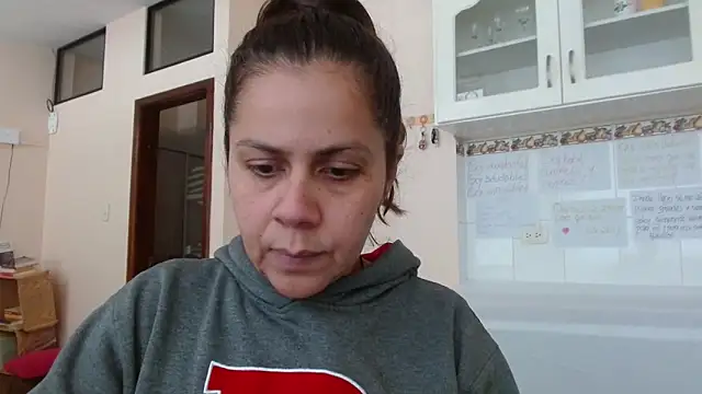 Snapshot of Sara_Brandon chatting on September 18, 2025, 4:32 pm Sara Brandon online show from September 18, 2025, 4:32 pm