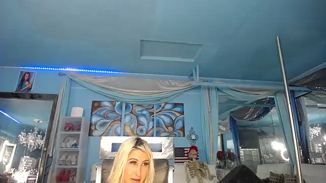 ADRIANNA FOX online show from April 9, 2026, 8:59 pm