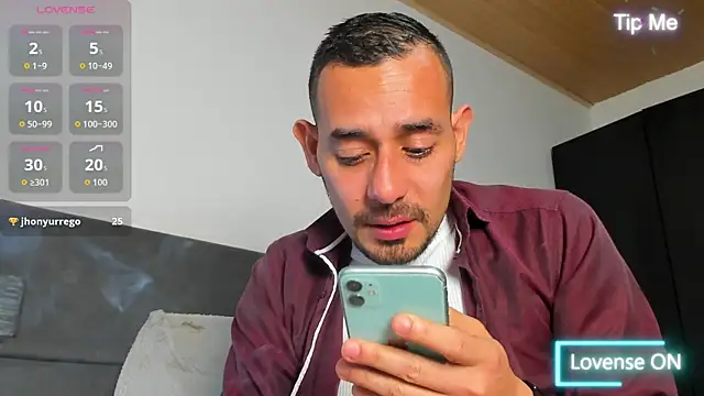 jhonyalzate2 online show from May 28, 2026, 1:35 am