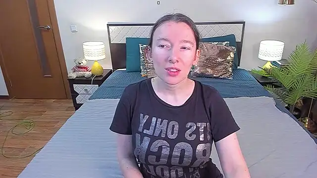 Snapshot of CatherineWalls chatting on June 9, 2026, 2:23 am CatherineWalls online show from June 9, 2026, 2:23 am