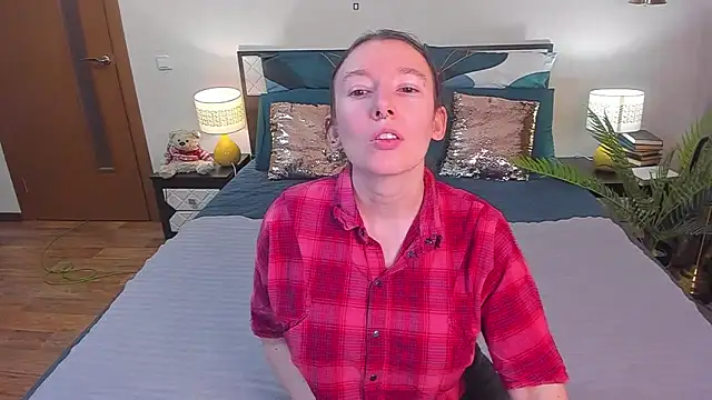 CatherineWalls online show from February 19, 2026, 3:36 am