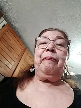 Vicky Rosse online show from May 12, 2026, 7:42 pm
