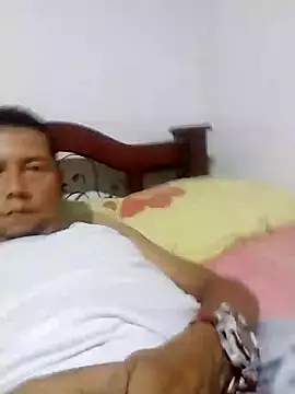 Lachuchaenlacara1988 online show from December 22, 2024, 3:00 am