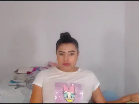 katrinawillff online show from March 12, 2026, 4:40 am