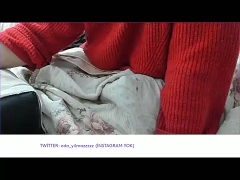 Snapshot of sexy_modelll chatting on November 15, 2025, 12:09 pm sexy modelll online show from November 15, 2025, 12:09 pm