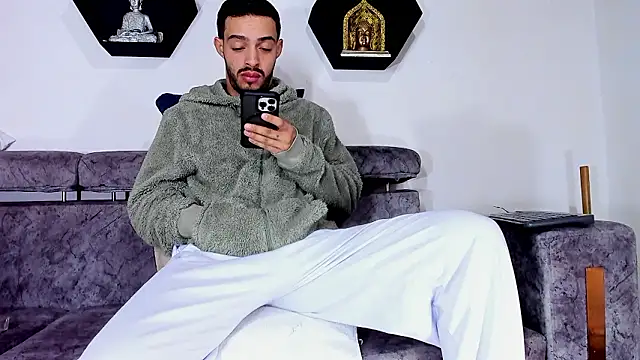 Alejandro Zatoro online show from February 9, 2026, 1:09 pm